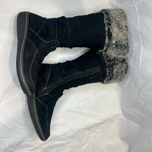 American Eagle by Payless Black Ankle Boots with Faux Fur